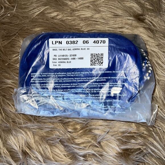 New Fabletics The Belt Bag Admiral Blue O/S - Picture 2 of 7